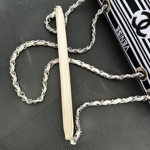 Venise Biarritz Flap Bag Striped Canvas Medium - Picture 7 of 13